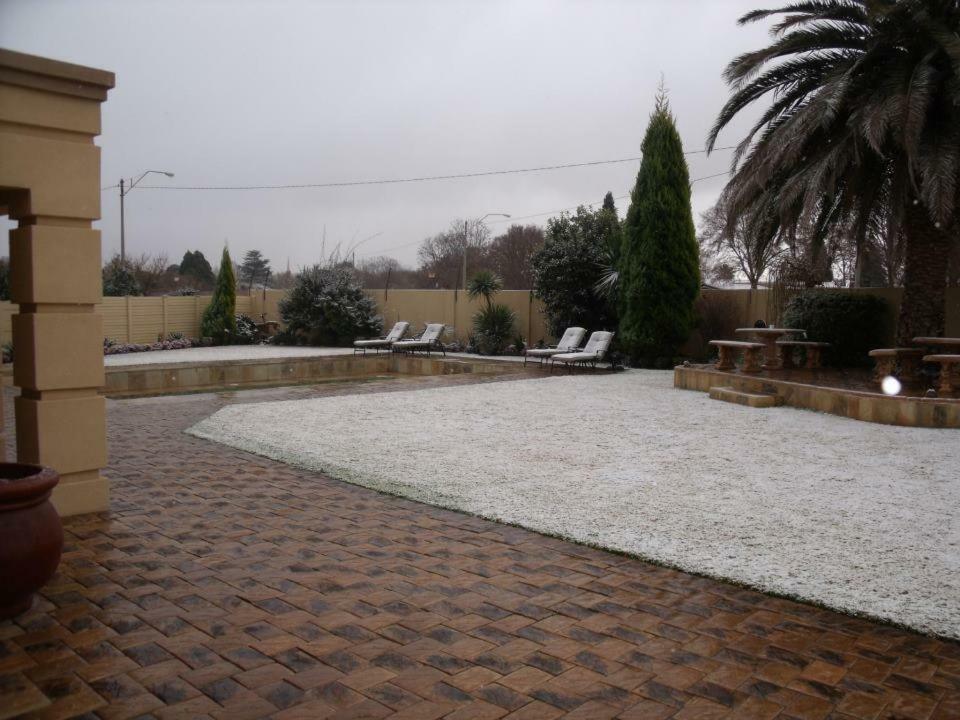 African Crest Guest House Vereeniging Buitenkant foto